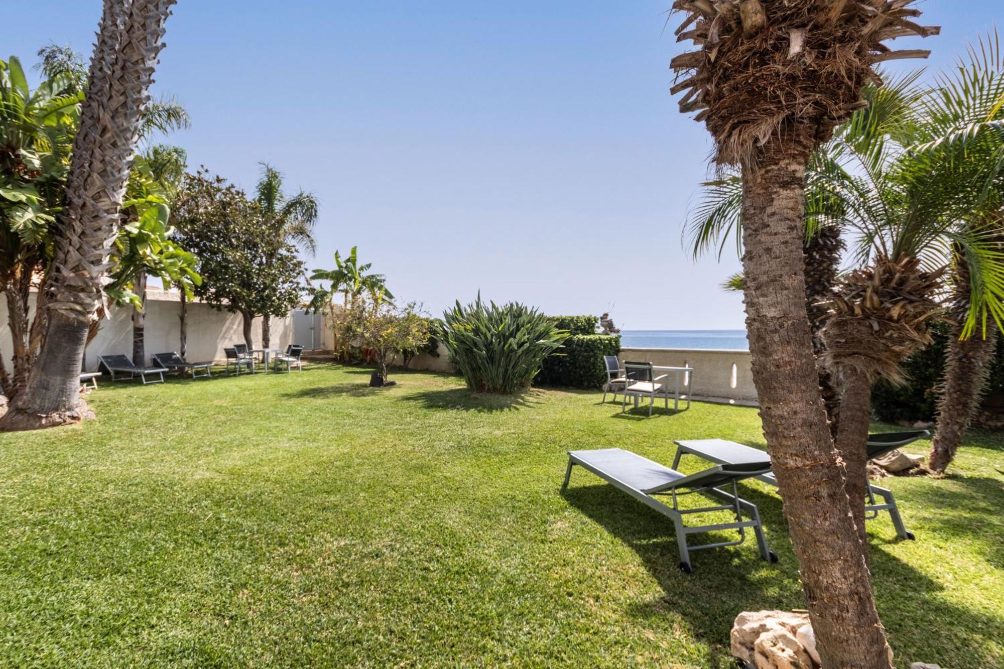 B&B La Terrazza Sul Mare อาโวลา ภายนอก รูปภาพ