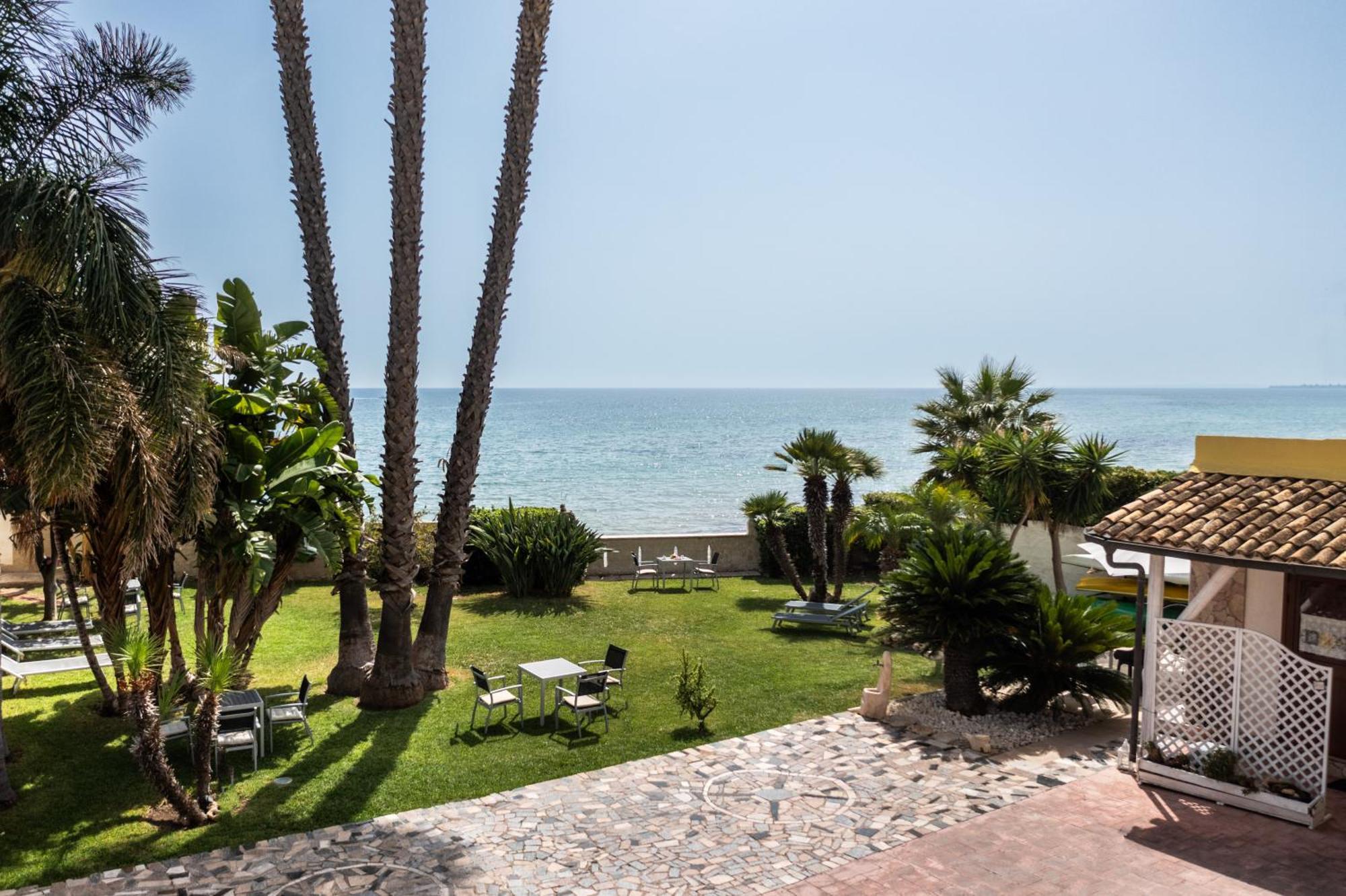 B&B La Terrazza Sul Mare อาโวลา ภายนอก รูปภาพ