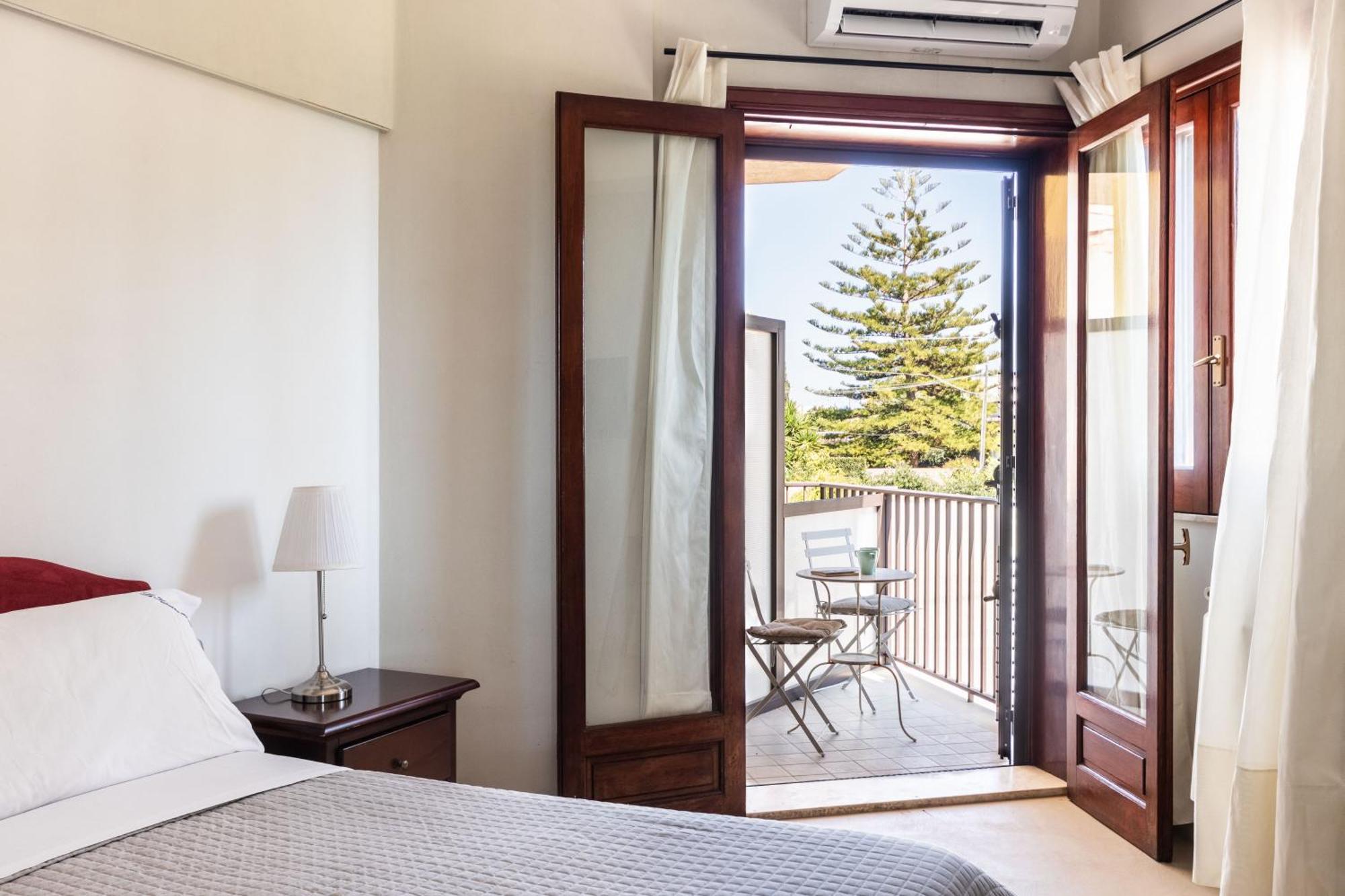 B&B La Terrazza Sul Mare อาโวลา ภายนอก รูปภาพ