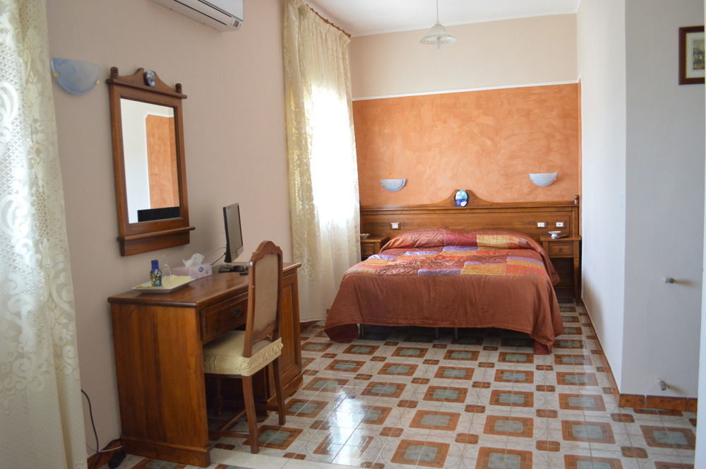 B&B La Terrazza Sul Mare อาโวลา ภายนอก รูปภาพ