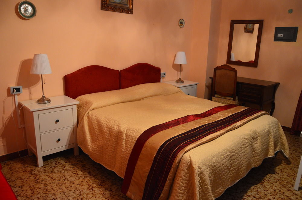 B&B La Terrazza Sul Mare อาโวลา ภายนอก รูปภาพ