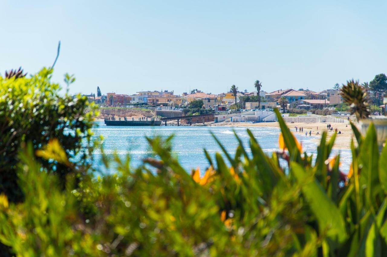 B&B La Terrazza Sul Mare อาโวลา ภายนอก รูปภาพ