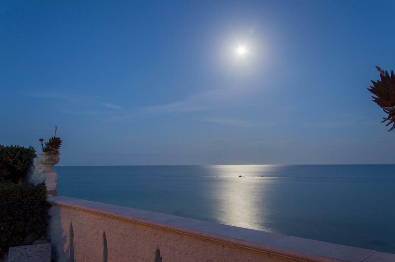 B&B La Terrazza Sul Mare อาโวลา ภายนอก รูปภาพ